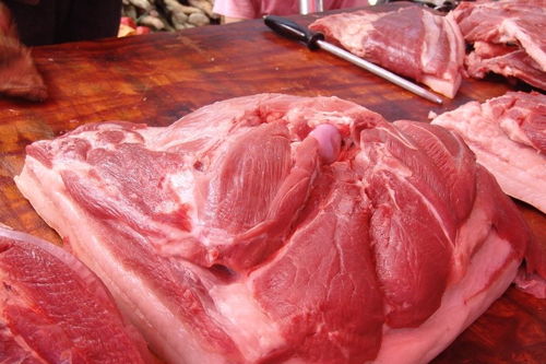 过年买猪肉,碰到这3种情况时,再便宜也别买,8成是 死猪肉