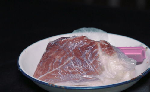 鲜猪肉这样处理一下,存放半个月都无异味而且新鲜如初